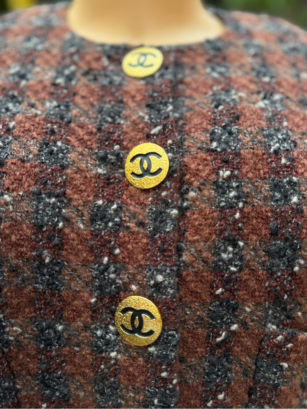 AUTHENTIC Chanel vintage Women's Tweed Button-Up Jacket in Burgundy Plaid - Picture 4 of 11